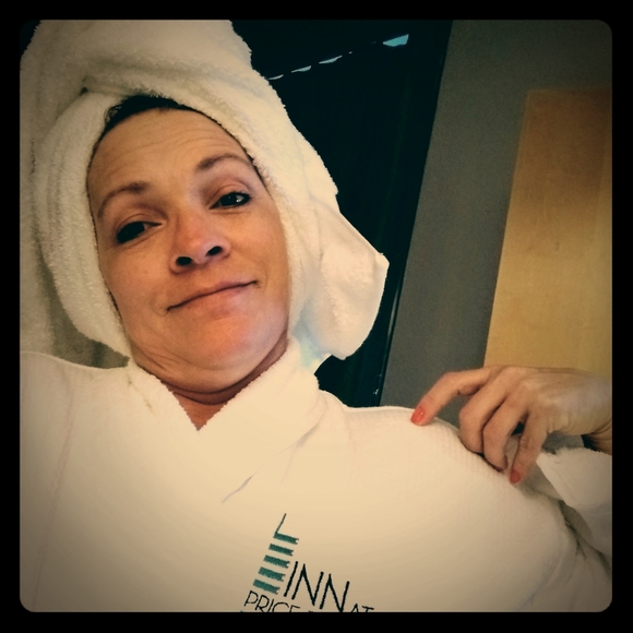 Meet your Posher, April - Picture 1 of 1